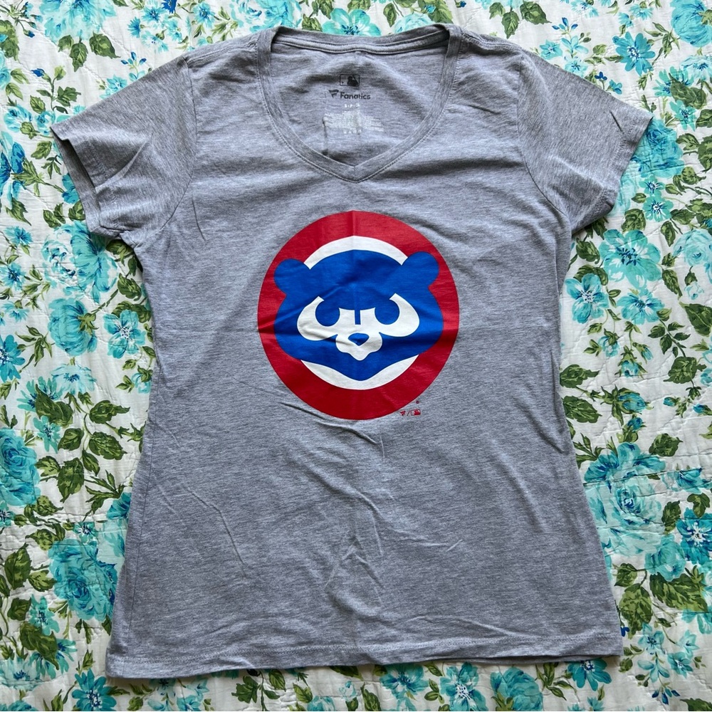 Chicago Cubs- Gray T-Shirt with Blue and Red Logo